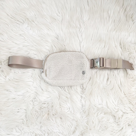 Lululemon Fleece Everywhere Belt Bag Ivory Silver Hardware - Picture 3 of 12